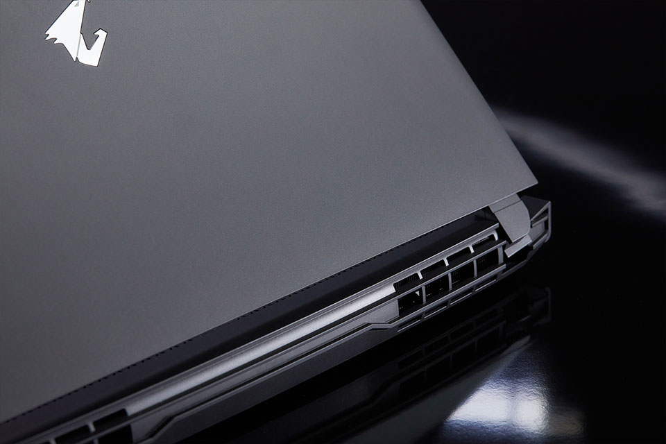 GIGABYTE AORUS 5 Gaming Laptop